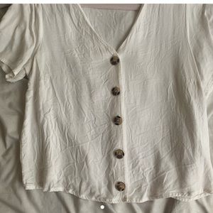 cute button down top!